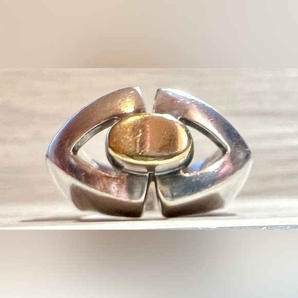 Vintage Designer Signed Sterling Silver & 18K Gold Modernist Dome Ring, Size 6 - Picture 2 of 12